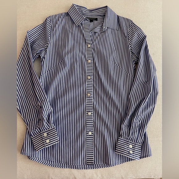 Banana Republic Fitted Non-Iron Blue Stripe Shirt - Picture 2 of 7